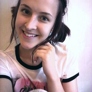 Meet your Posher, Kayla